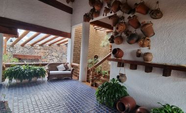 MAGNIFICA CASA EN VENTA, ESTILO VALLESANA