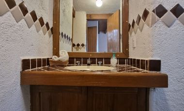 MAGNIFICA CASA EN VENTA, ESTILO VALLESANA