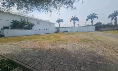 TERRENO ESQUINERO EN VENTA EN PLAZA LAGOS – URBANIZACIÓN LAGOS DEL BATÁN.