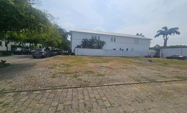 TERRENO ESQUINERO EN VENTA EN PLAZA LAGOS – URBANIZACIÓN LAGOS DEL BATÁN.