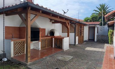 CASA RUSTICA 4 DORMITORIOS CON MASTER EN PLANTA BAJA EN MIRASIERRA VALLE DE LOS CHILLOS