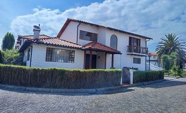 CASA RUSTICA 4 DORMITORIOS CON MASTER EN PLANTA BAJA EN MIRASIERRA VALLE DE LOS CHILLOS