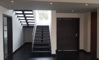 Vendo propiedad de 900m2 de terreno y 230m2 de construcción, 1 dormitorio en planta baja