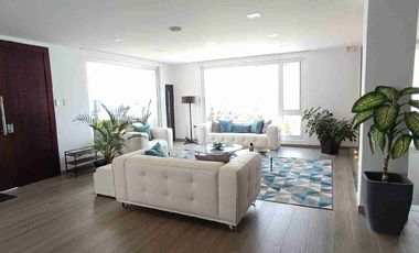 CASA INDEPENDIENTE EN VENTA SECTOR NAYON, QUITO