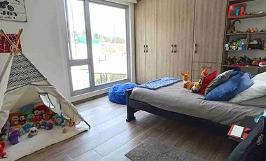 CASA INDEPENDIENTE EN VENTA SECTOR NAYON, QUITO