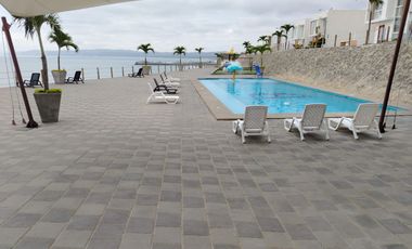 RENTA DE CASA EN URBANIZACIÓN PUNTA BLANCA JARAMIJÓ