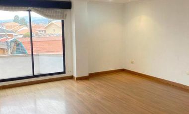 Lindo departamento en renta 3 dormitorios, en Puertas del Sol - Cuenca