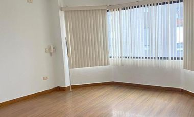 Lindo departamento en renta 3 dormitorios, en Puertas del Sol - Cuenca