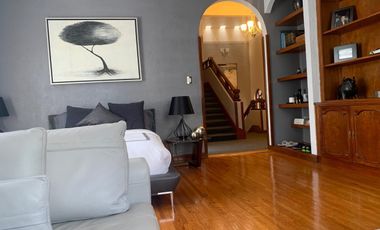 CASA CON USO DE SUELO MIXTO EN VENTA EN NAPOLES