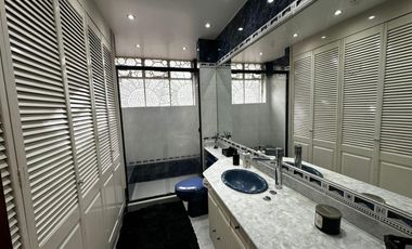 CASA CON USO DE SUELO MIXTO EN VENTA EN NAPOLES