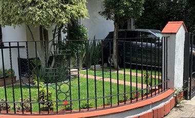 CASA CON USO DE SUELO MIXTO EN VENTA EN NAPOLES