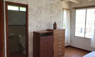 SE VENDE CASA DOS PISOS CERCA AL MAR