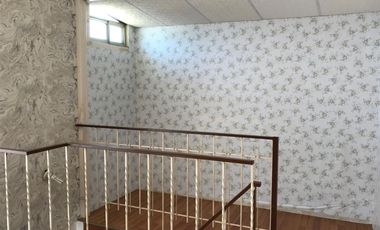 SE VENDE CASA DOS PISOS CERCA AL MAR