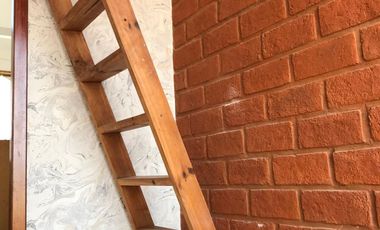 SE VENDE CASA DOS PISOS CERCA AL MAR