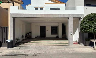 Casa familiar en venta con alberca en Real de Toledo Residencial – Poniente de Hermosillo