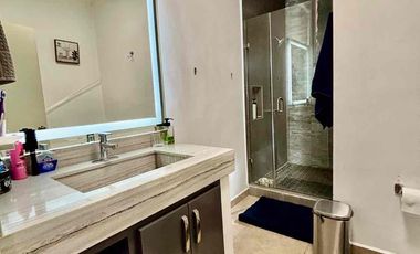 Casa familiar en venta con alberca en Real de Toledo Residencial – Poniente de Hermosillo
