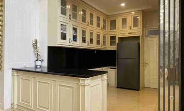 Dijual/disewakan Rumah cocok untuk klinik ataupun kantor di Tebet Jakarta Selatan