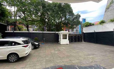 Dijual/disewakan Rumah cocok untuk klinik ataupun kantor di Tebet Jakarta Selatan