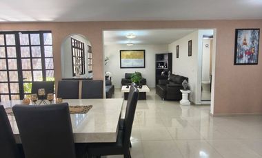 ATRACTIVA CASA CON TERRAZA DE DESCANSO, SALA DE CINES CON PANTALLA Y SONIDO INCLUIDOS, CISTERNA, COATEPEC