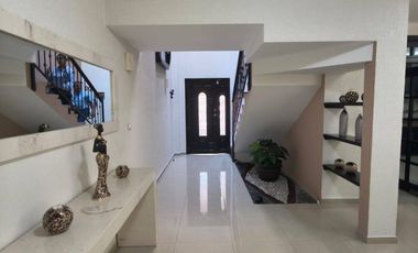 ATRACTIVA CASA CON TERRAZA DE DESCANSO, SALA DE CINES CON PANTALLA Y SONIDO INCLUIDOS, CISTERNA, COATEPEC