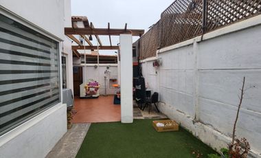 SE VENDE PROPIEDAD UBICADA EN SECTOR RESIDENCIAL SOLAR DE PEÑUELAS, COQUIMBO. 3D+2B+COCINA EQUIPADA+LOGIA+QUINCHO