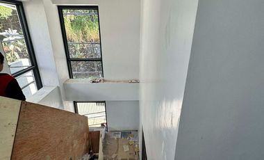 3-Storey Elegant House & Lot w\ kennon road view in Camp 7, Baguio City - CC