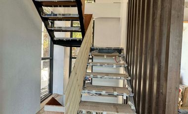 3-Storey Elegant House & Lot w\ kennon road view in Camp 7, Baguio City - CC