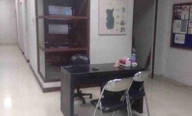 Dijual Cepat Ruko pinggir jalan besar Renon 2 lantai semi furnish