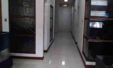Dijual Cepat Ruko pinggir jalan besar Renon 2 lantai semi furnish