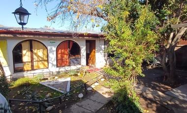 casa para vivienda o negocio, se puede edificar 2do piso, adelante en 600 m2 edificar hasta 4 piso, a 2cuadras de metro