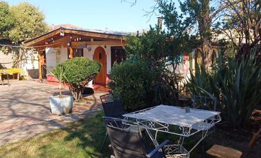 casa para vivienda o negocio, se puede edificar 2do piso, adelante en 600 m2 edificar hasta 4 piso, a 2cuadras de metro