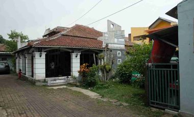Dijual Rumah Besar Bagus Untuk Usaha Dagang dan Kostan SHM 4.7M Nego