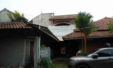 Dijual Rumah Besar Bagus Untuk Usaha Dagang dan Kostan SHM 4.7M Nego
