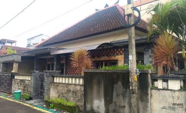 Rumah Baru Dekat Fasilitas Umum Disewakan, di Denpasar Barat Area