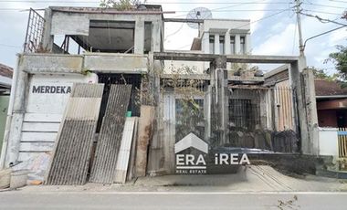 RUMAH DIJUAL DI SOLO SERENGAN DEKAT PASAR HARJODAKSINO, PUSAT BISNIS SOLO BARU