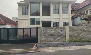 Jual Rumah Mewah Di Jalan Sekar Tunjung Gatsu Timur Denpasar Timur Bali. Living World, Kertalangu, Bay Pass IB Mantra, Pantai Padanggalak Sanur