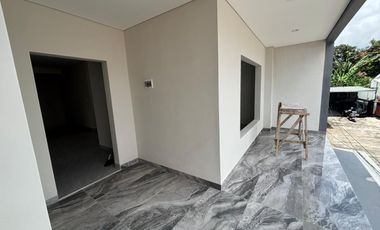 RUMAH BARU BAGUS 2 LT 4 BR KAWASAN PERUMAHAN ONE GATE DI DENPASAR BARAT
