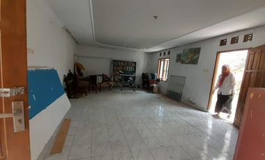 DIJUAL RUANG USAHA DAN RUMAH DEKAT SEMAR EDUPARK TAWANGMANGU