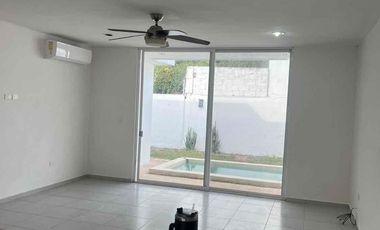 Casa de una planta, ideal  para adultos mayores/ejecutivos, para empezar a crecer tu partrimonio ,se ubica en| Conkal, al norte de Mérida