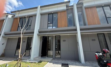 Dijual Rumah 2 lantai lebar 5 di Surabaya timur dekat ITS dan Pakuwon City