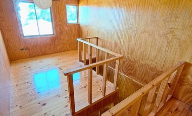 SINCRONICA PROPIEDADES ARRIENDA CENTRICA Y AMPLIA CASA CON VISTA AL MAR EN ALGARROBO