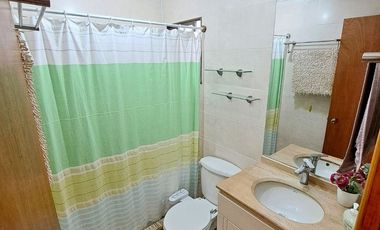 SINCRONICA PROPIEDADES ARRIENDA CENTRICA Y AMPLIA CASA CON VISTA AL MAR EN ALGARROBO