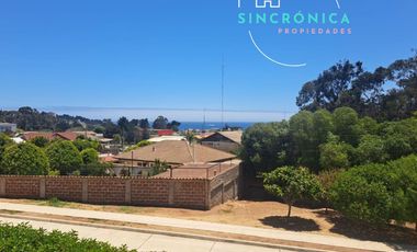 SINCRONICA PROPIEDADES ARRIENDA CENTRICA Y AMPLIA CASA CON VISTA AL MAR EN ALGARROBO