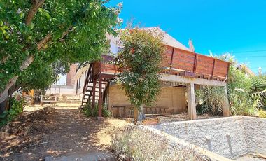 SINCRONICA PROPIEDADES ARRIENDA CENTRICA Y AMPLIA CASA CON VISTA AL MAR EN ALGARROBO