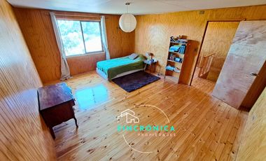 SINCRONICA PROPIEDADES ARRIENDA CENTRICA Y AMPLIA CASA CON VISTA AL MAR EN ALGARROBO