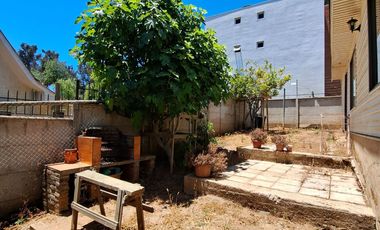 SINCRONICA PROPIEDADES ARRIENDA CENTRICA Y AMPLIA CASA CON VISTA AL MAR EN ALGARROBO
