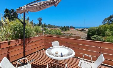 SINCRONICA PROPIEDADES ARRIENDA CENTRICA Y AMPLIA CASA CON VISTA AL MAR EN ALGARROBO