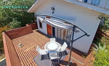 SINCRONICA PROPIEDADES ARRIENDA CENTRICA Y AMPLIA CASA CON VISTA AL MAR EN ALGARROBO