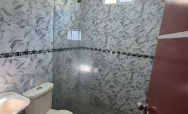 Departamento en Alquiler en la Alborada, Planta Baja, 3 Habitaciones, 2 Baños, Patio, Norte de Guayaquil.
