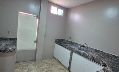 Departamento en Alquiler en la Alborada, Planta Baja, 3 Habitaciones, 2 Baños, Patio, Norte de Guayaquil.
